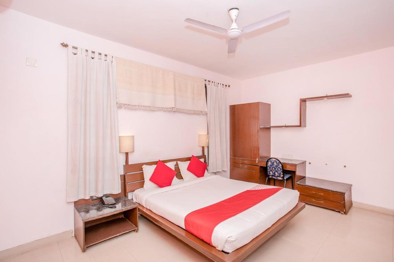 OYO 11688 Petuni Boutique Hotel Bangalore Extérieur photo