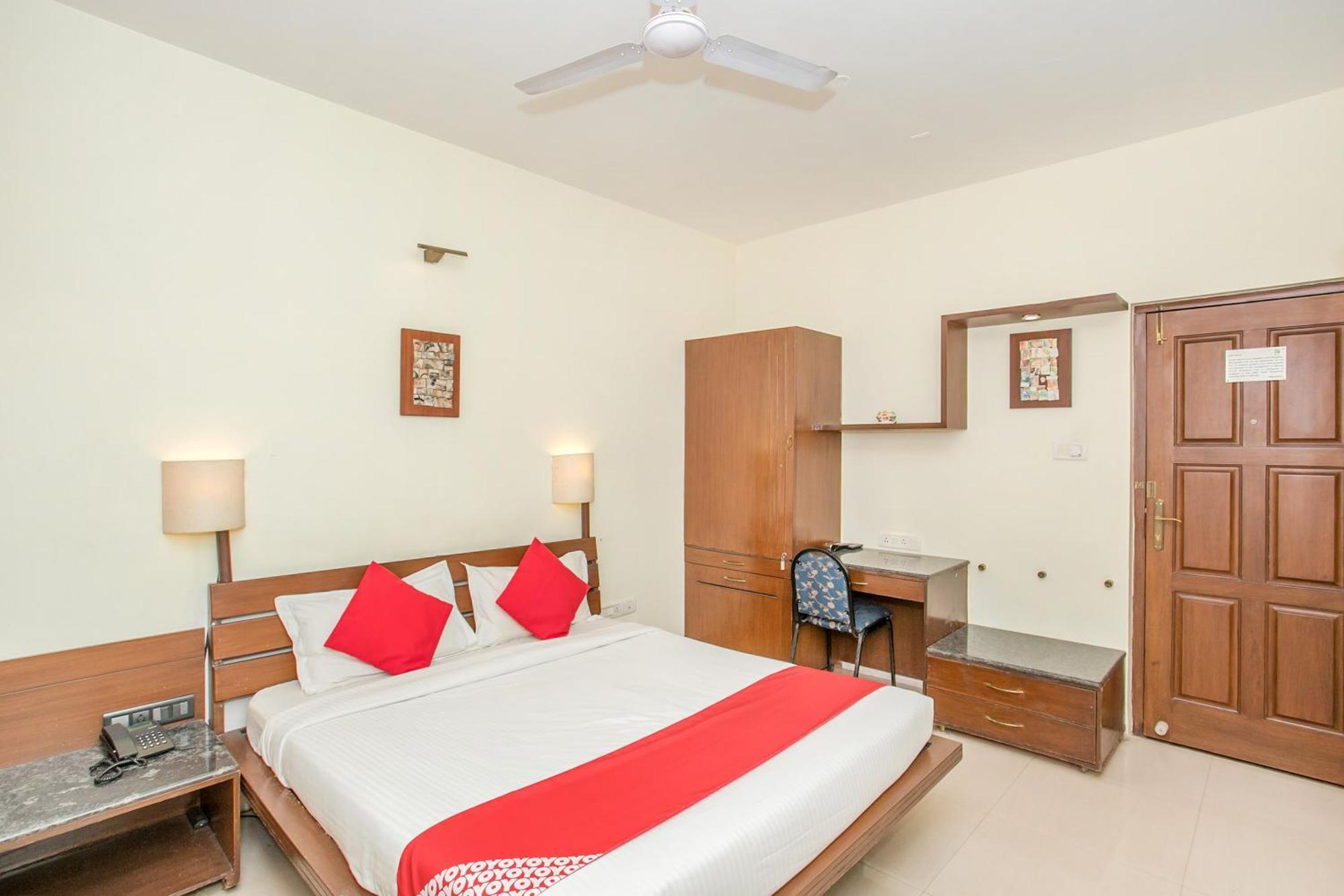 OYO 11688 Petuni Boutique Hotel Bangalore Extérieur photo