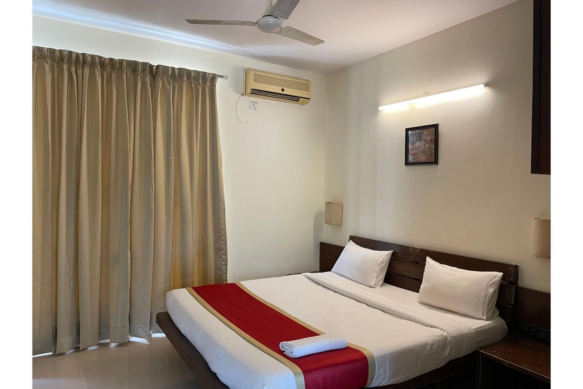 OYO 11688 Petuni Boutique Hotel Bangalore Extérieur photo